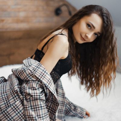 vikkidaily, camgirl Xlovecam